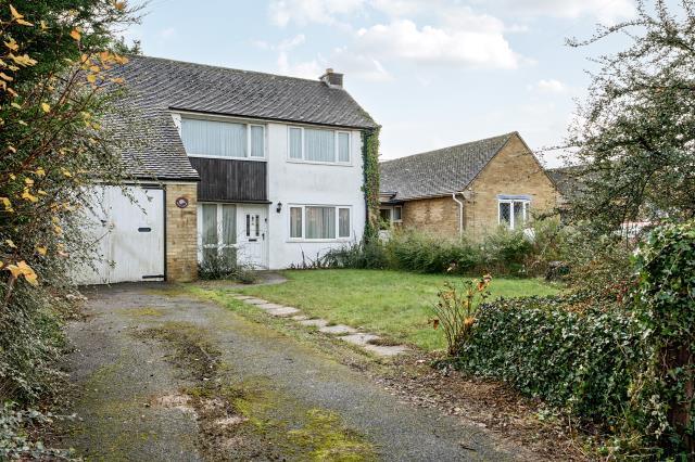 3-bed detached on Main Road, Long Hanborough, Witney, £525,000