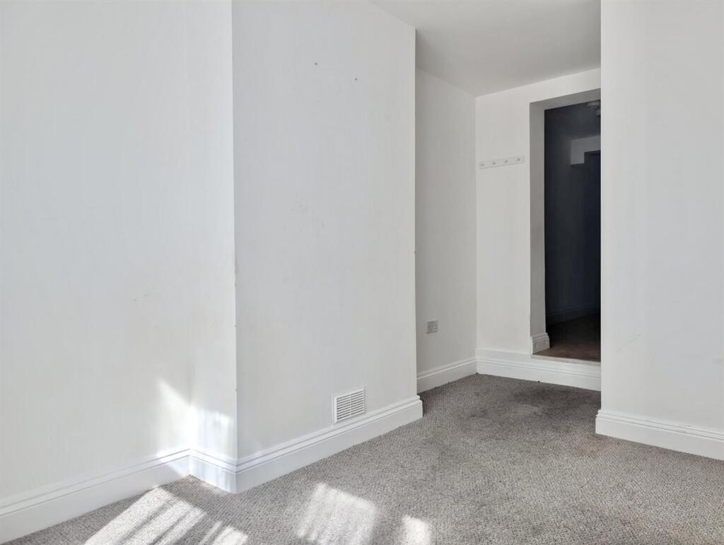 Apartment in Dorchester - More
