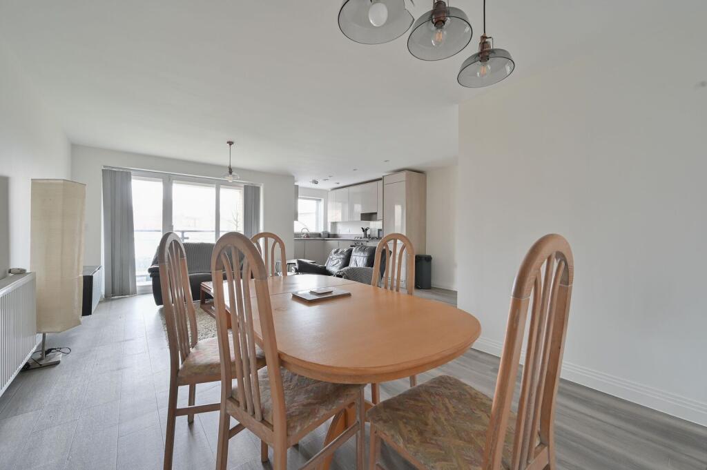 Apartment in Watford - View 4