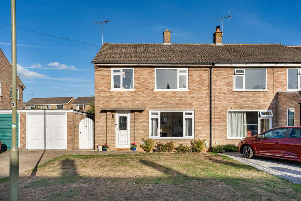 Main image of property: Chilton Close, Abingdon, OX14