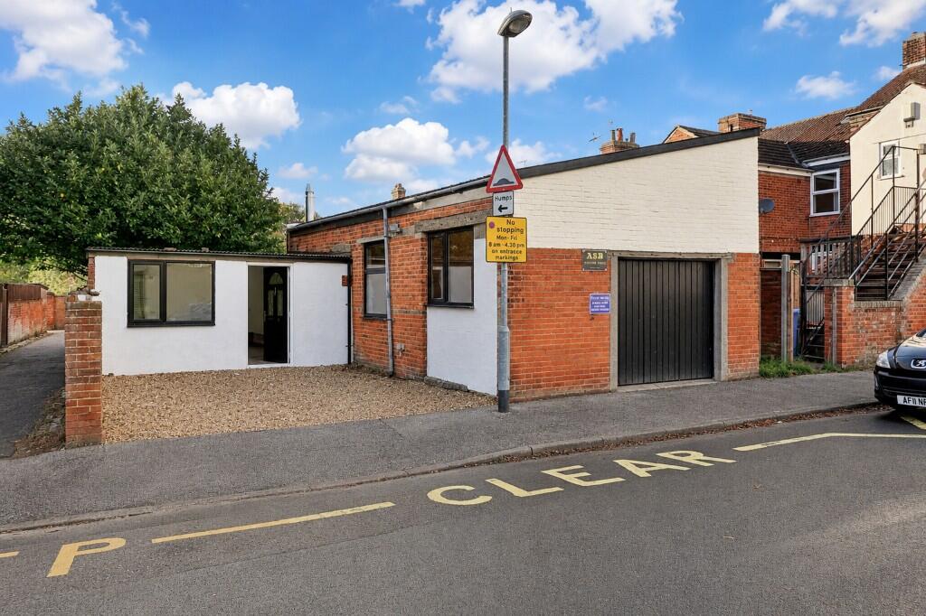 Main image of property: Ipswich Road, Lowestoft, Suffolk, NR32