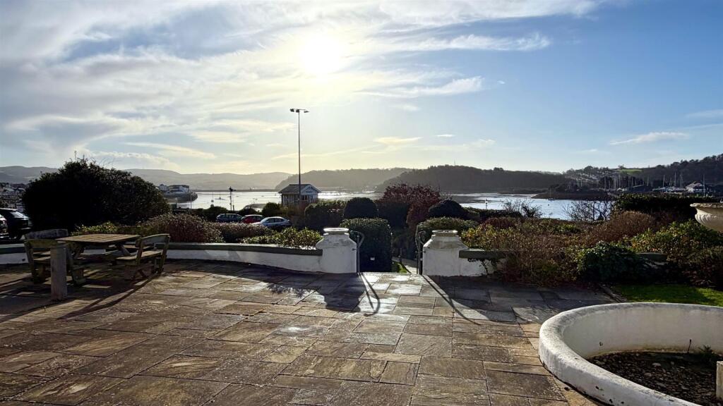 Station Road, Deganwy photo 2