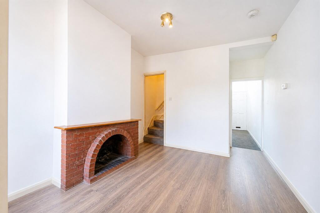 4 bedroom terraced house for rent