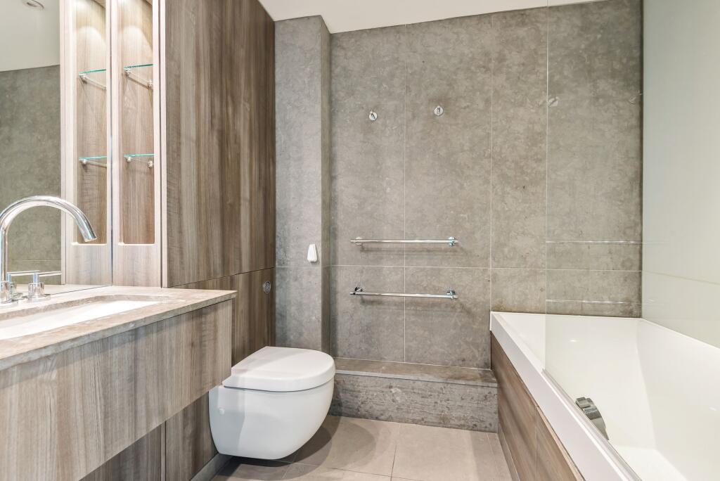 Apartment in London - View 5