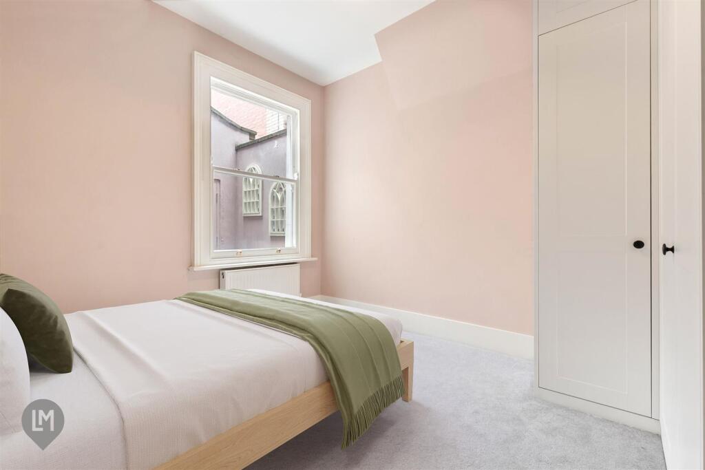 Apartment in London - More