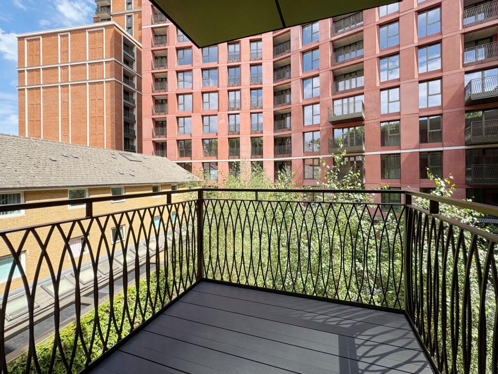 Apartment in London - View 5