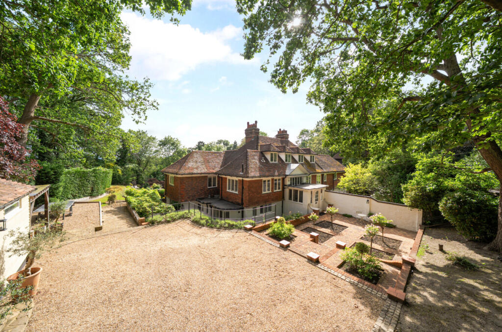 Main image of property: Hook Heath Road, Woking, Surrey, GU22