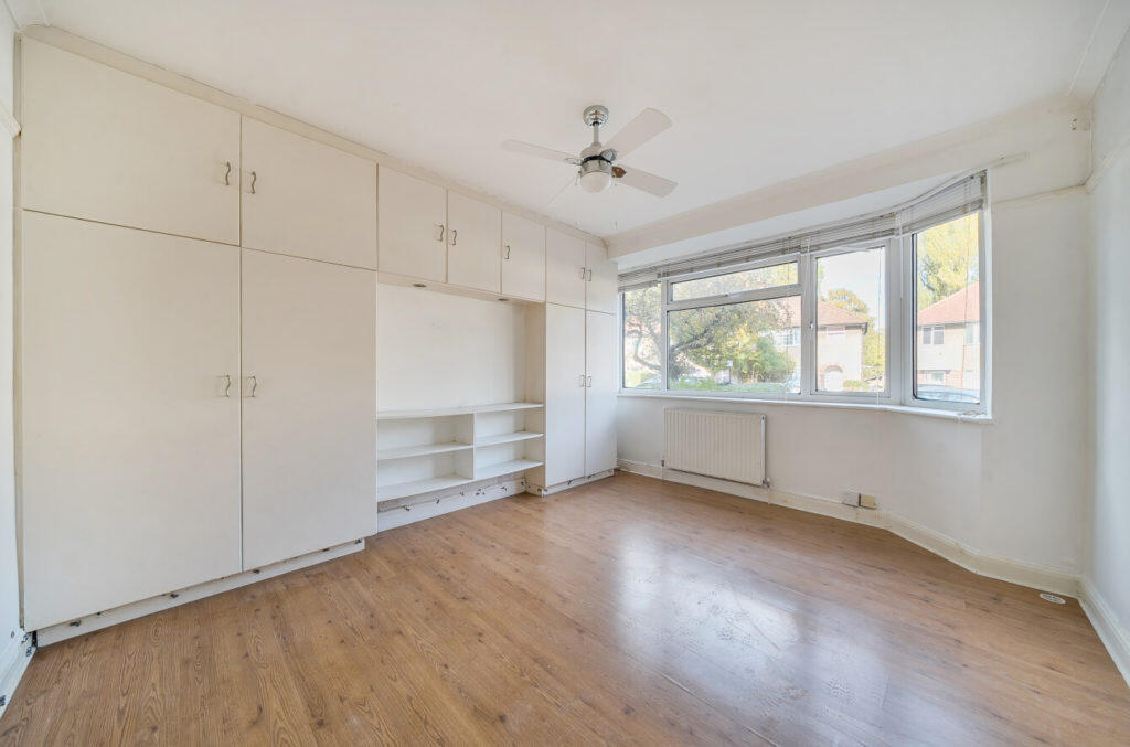 Connell Crescent, near Park Royal station, Ealing, W5 - View 4