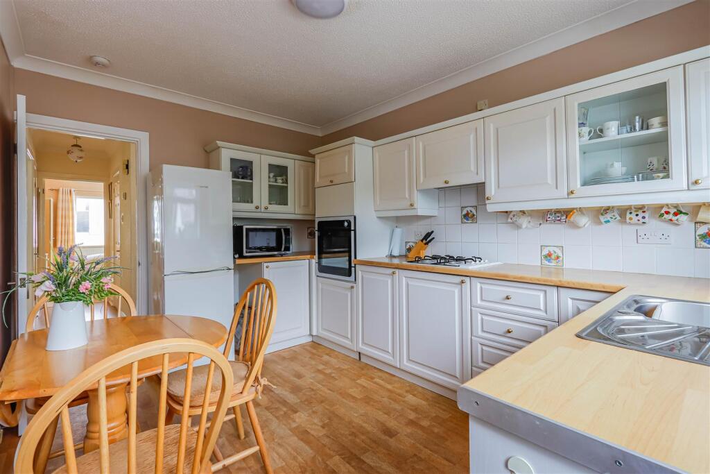Westward Rise, Barry photo 4