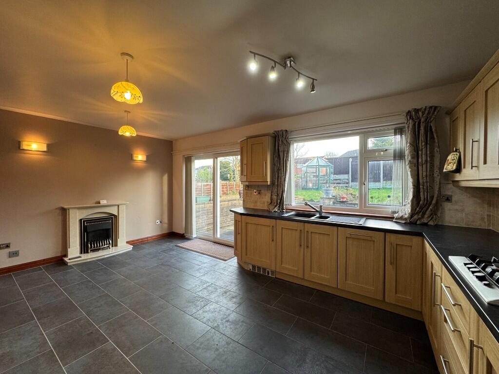 Windermere Drive, Adlington, PR6 photo 3