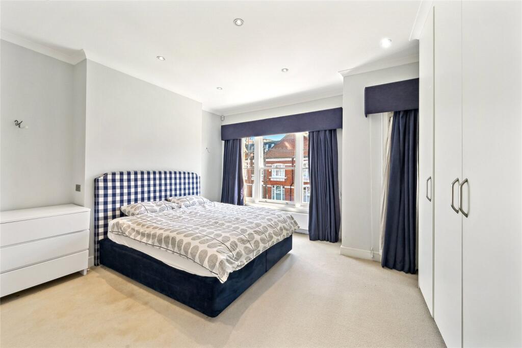 House in London - View 5