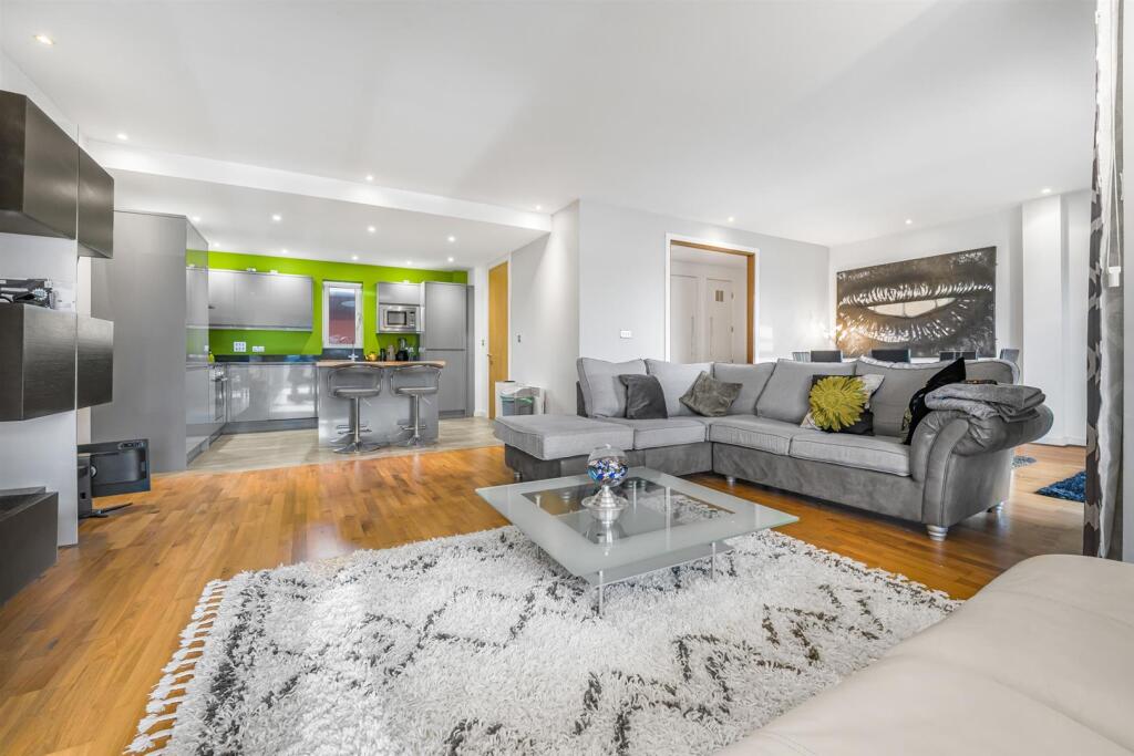 Apartment in Cardiff - View 4