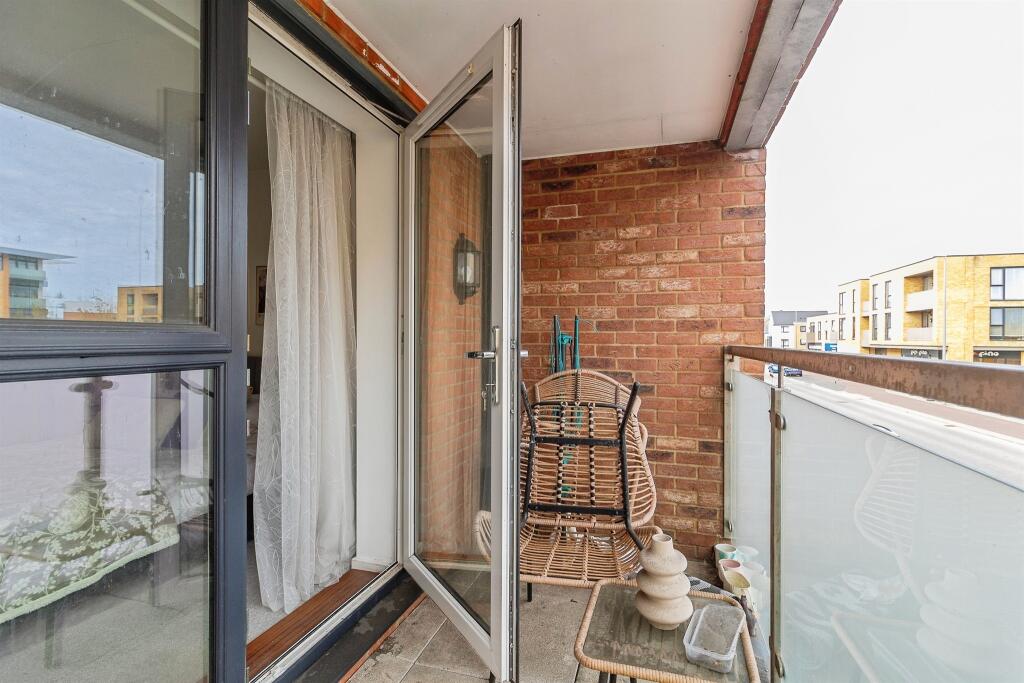 Apartment in Milton Keynes, Broughton and Milton Keynes - View 5