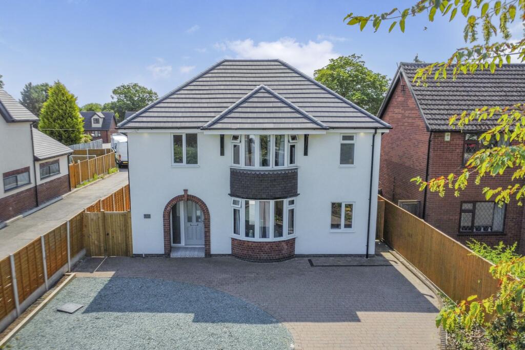 Main image of property: The Long Shoot, Nuneaton, CV116JH