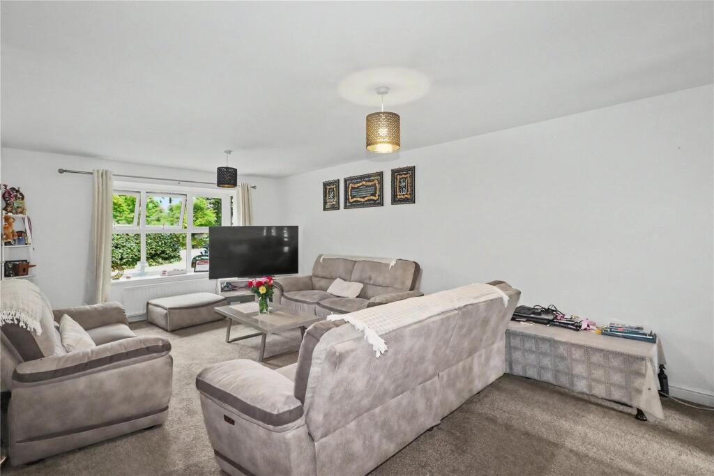 House in Woking, Surrey - View 3