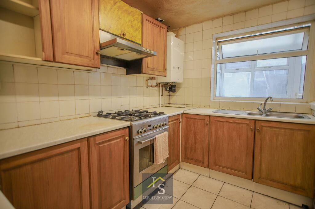Seal Road, Bramhall, SK7 photo 4