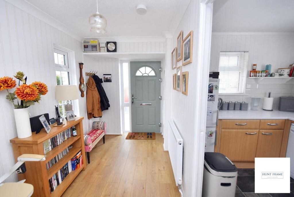 House in Eastbourne, Langney Point, Langney Village - More