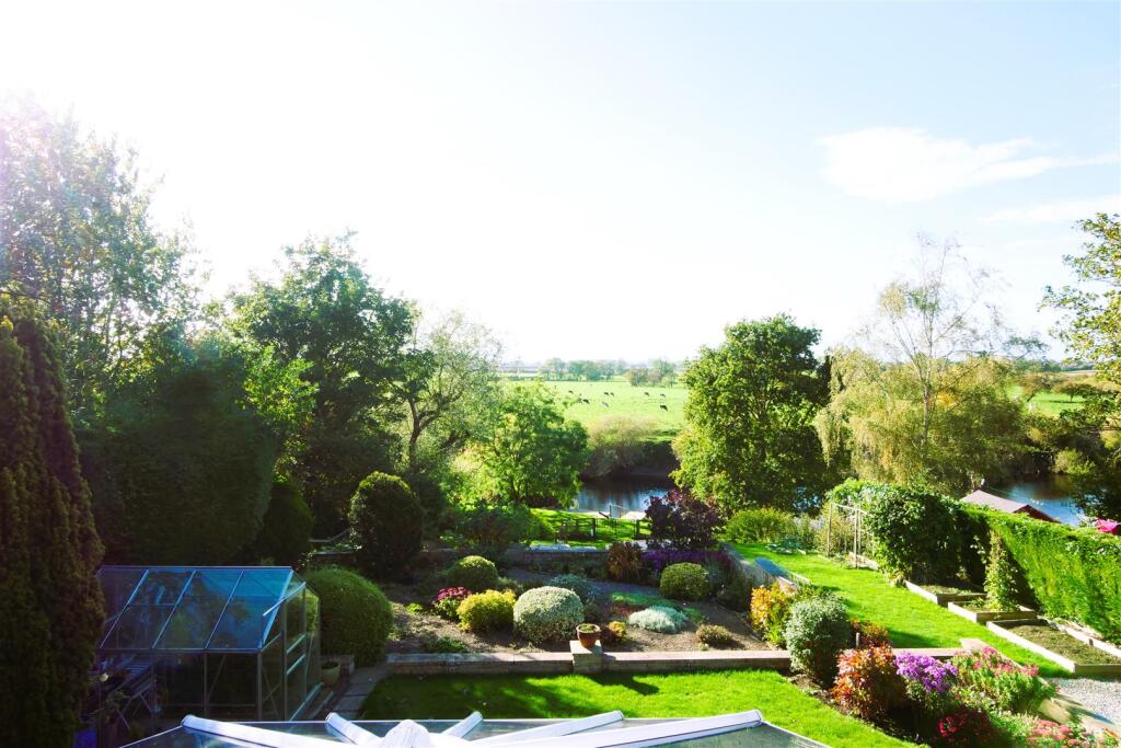 House in York - View 2