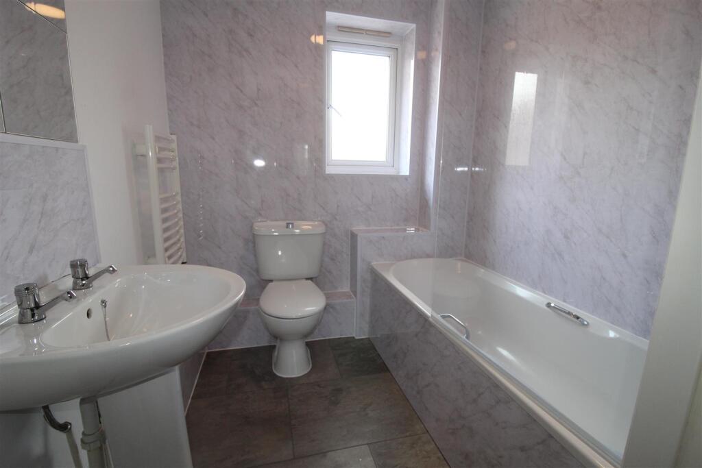 Apartment in Bolton - View 4