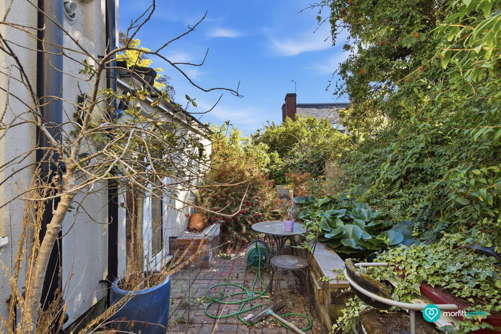 House in Sheffield, Saint Vincent's Quarter, Upperthorpe - View 4