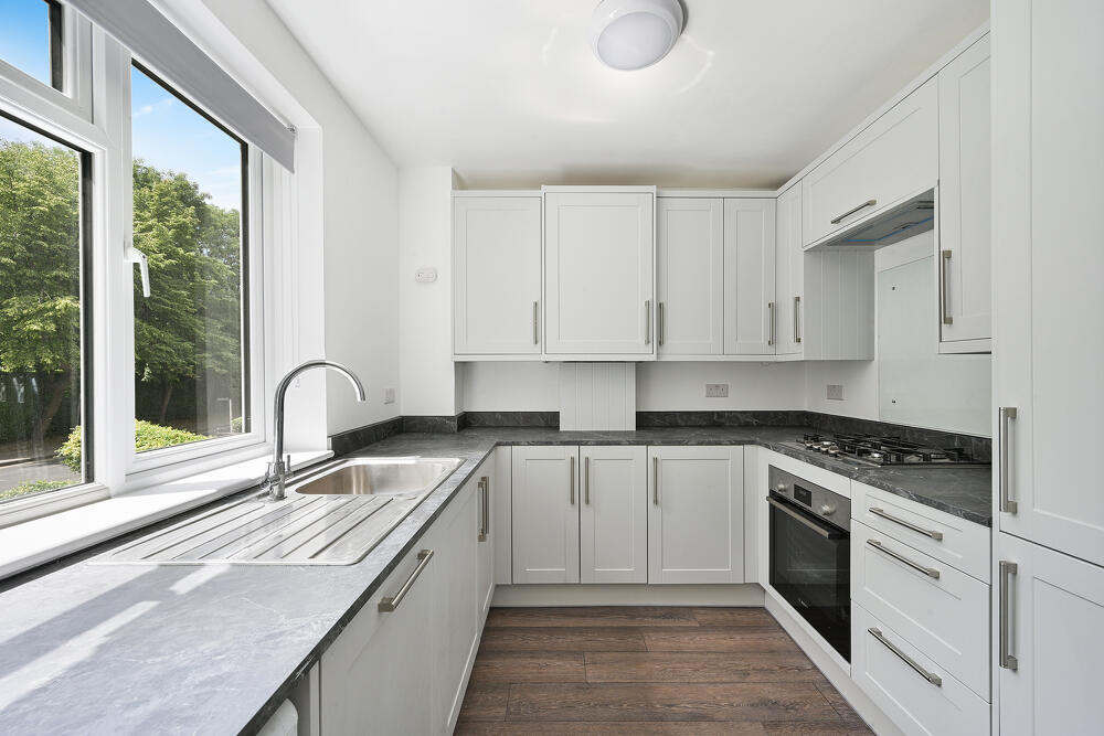 Main image of property: Augustus Road, SW19: 2 bed 1 rec 1 bath unfurn