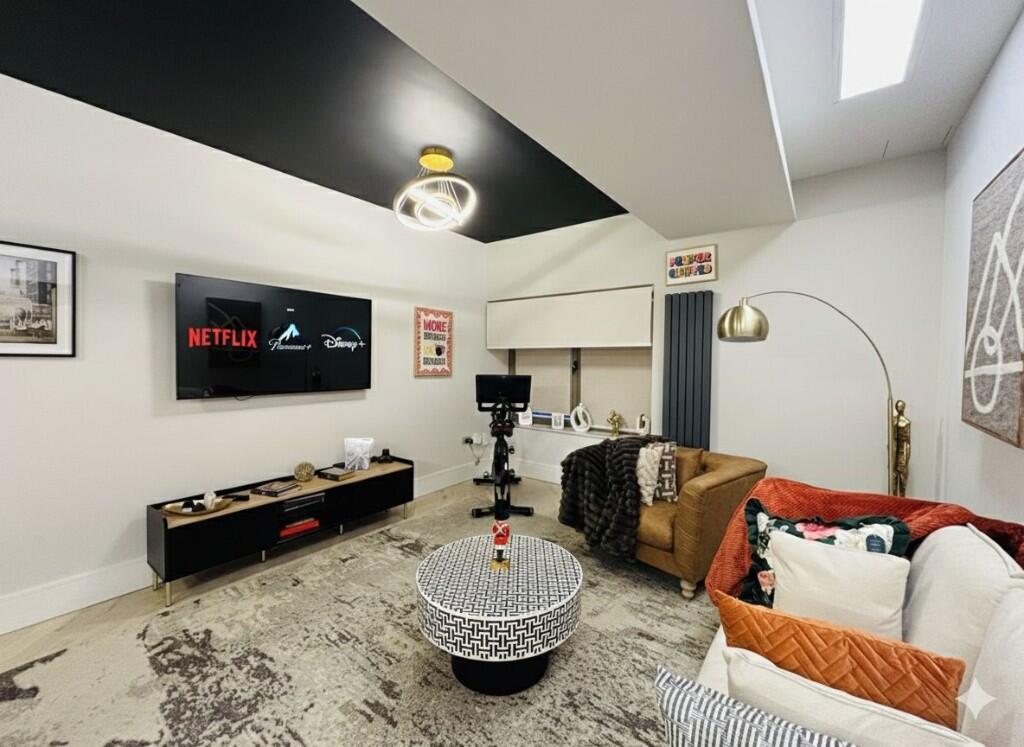 Main image of property: Arka House, High Road, London, N20