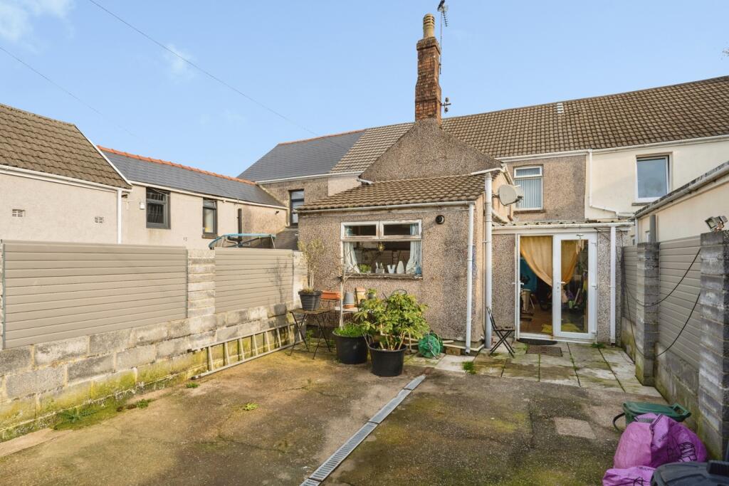 House in Pontarddulais - View 2