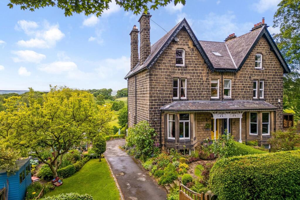 House in Bradford, Brooklands Estate, Menston - View 4
