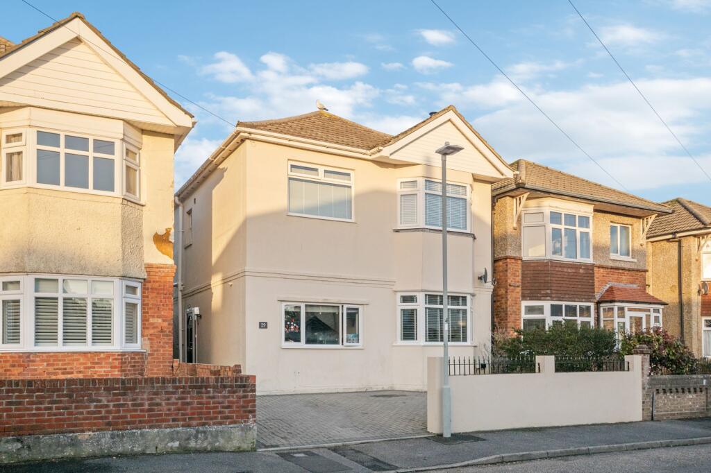 Chatsworth Road, Poole, BH14 - View 4