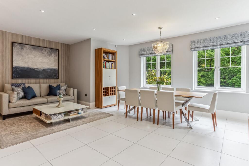Apartment in Slough - View 5