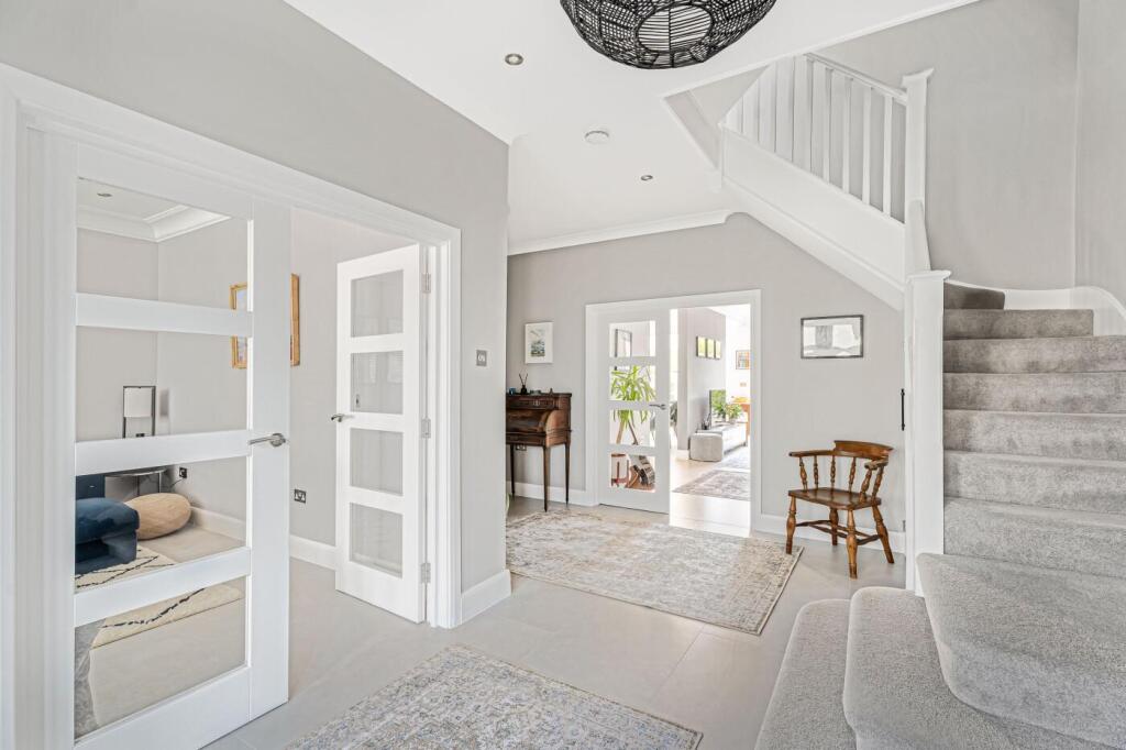 House in Enfield - View 5