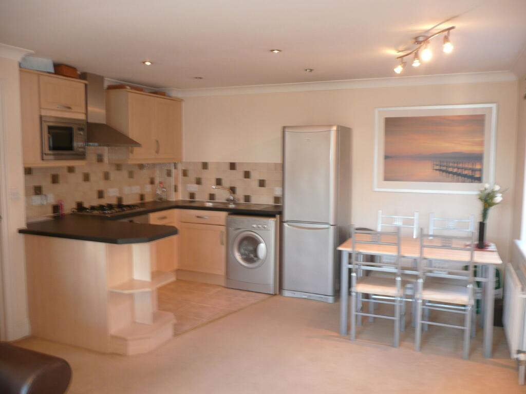 Apartment in London, Royal Borough of Kingston upon Thames - More