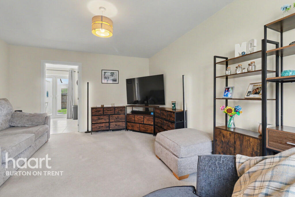 Osprey Drive, Burton-On-Trent photo 2