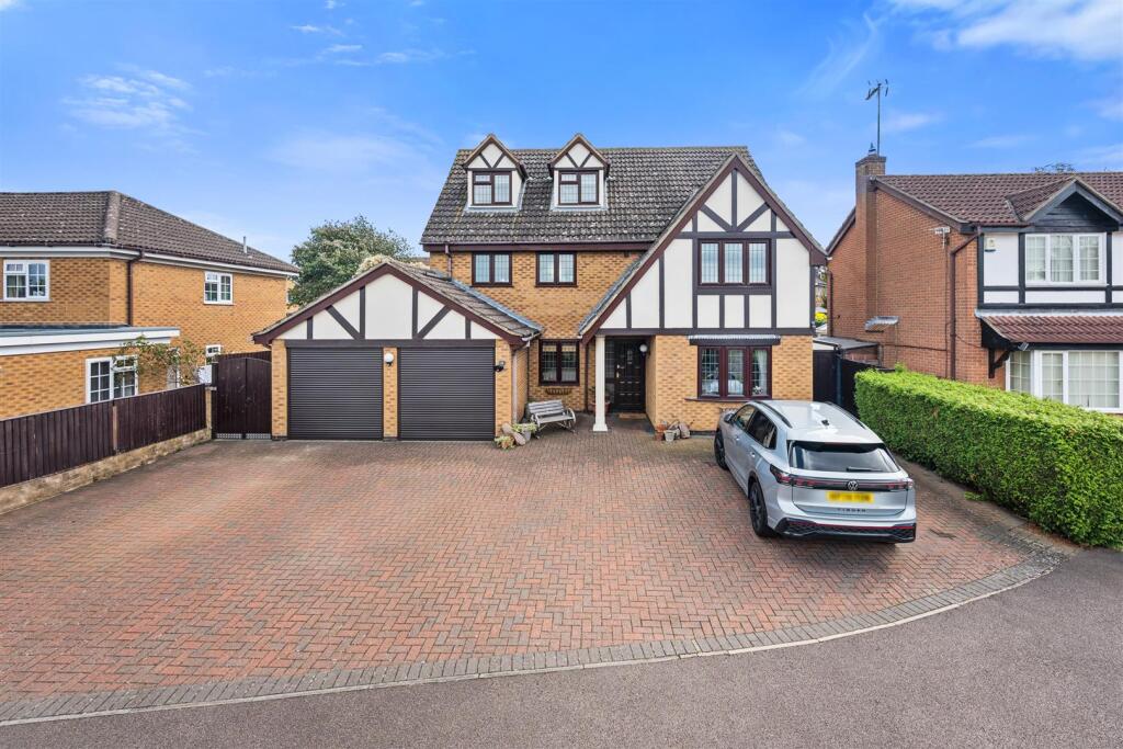 5-bed detached on Restormel Close, Rushden, £585,000