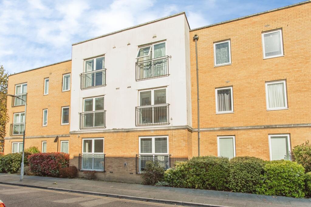 Main image of property: Vantage Court, 14 Kenway, Southend-On-Sea, Essex, SS2