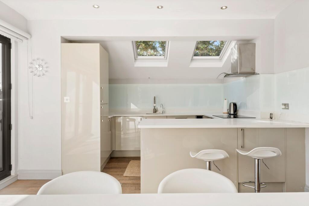 Apartment in London - View 5