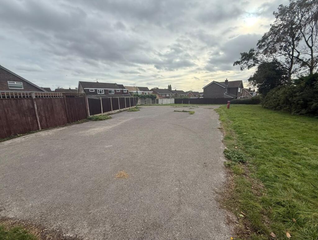 Land to the rear of Ramsey Drive, Arnold, Nottingham, NG5 6SA photo 4