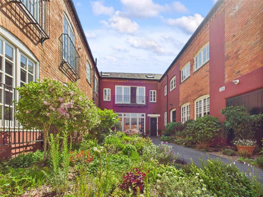 Main image of property: Higham Lane, Stoke Golding, Nuneaton