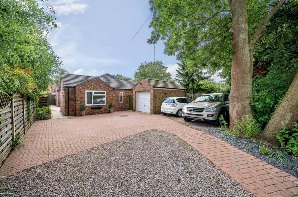 3-bed bungalow on Harrowby Close, Digby, Lincoln, Lincolnshire, LN4, £335,000