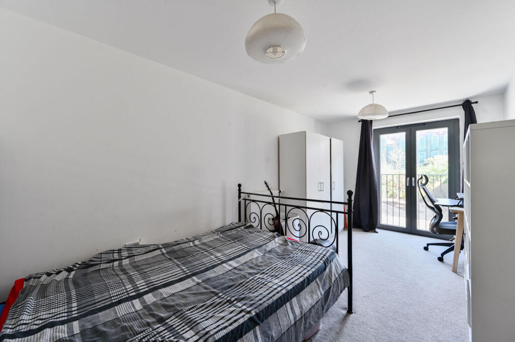 Apartment in London - View 5