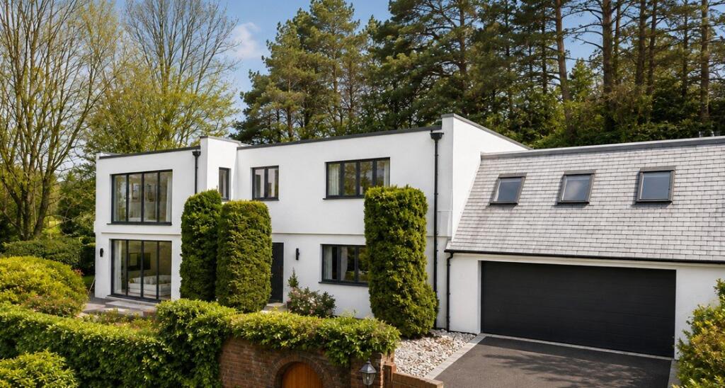 Main image of property: Barnton Avenue, Edinburgh, Midlothian