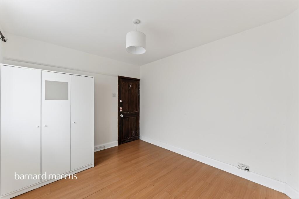 Apartment in London - View 3