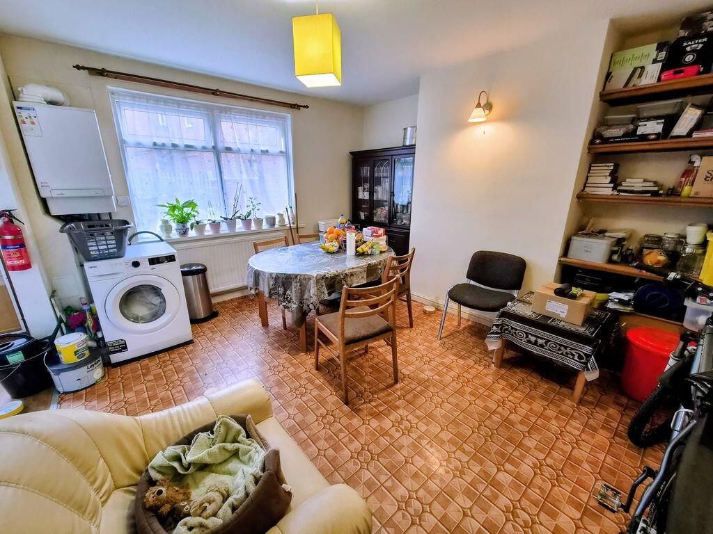 House in Leeds, Hyde Park - View 5