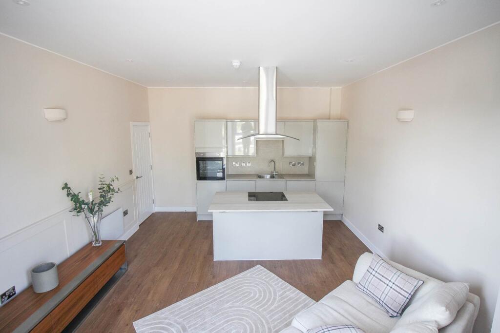 Apartment in Weston-super-Mare, North Somerset - View 2