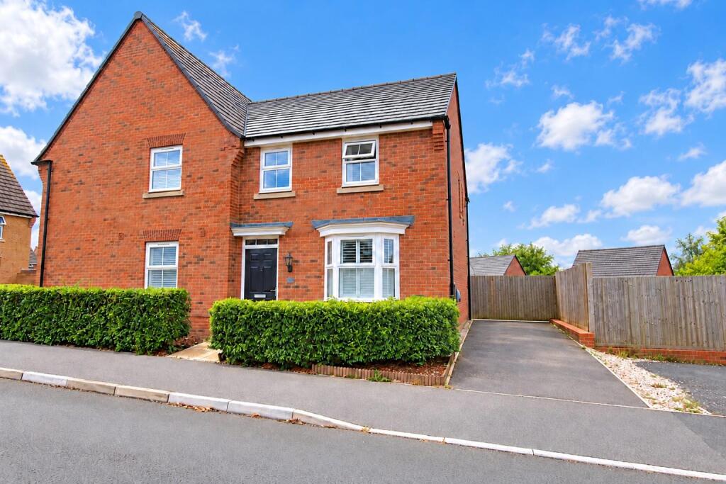 Main image of property: Packwood Crescent, Earls Barton, Northamptonshire NN6