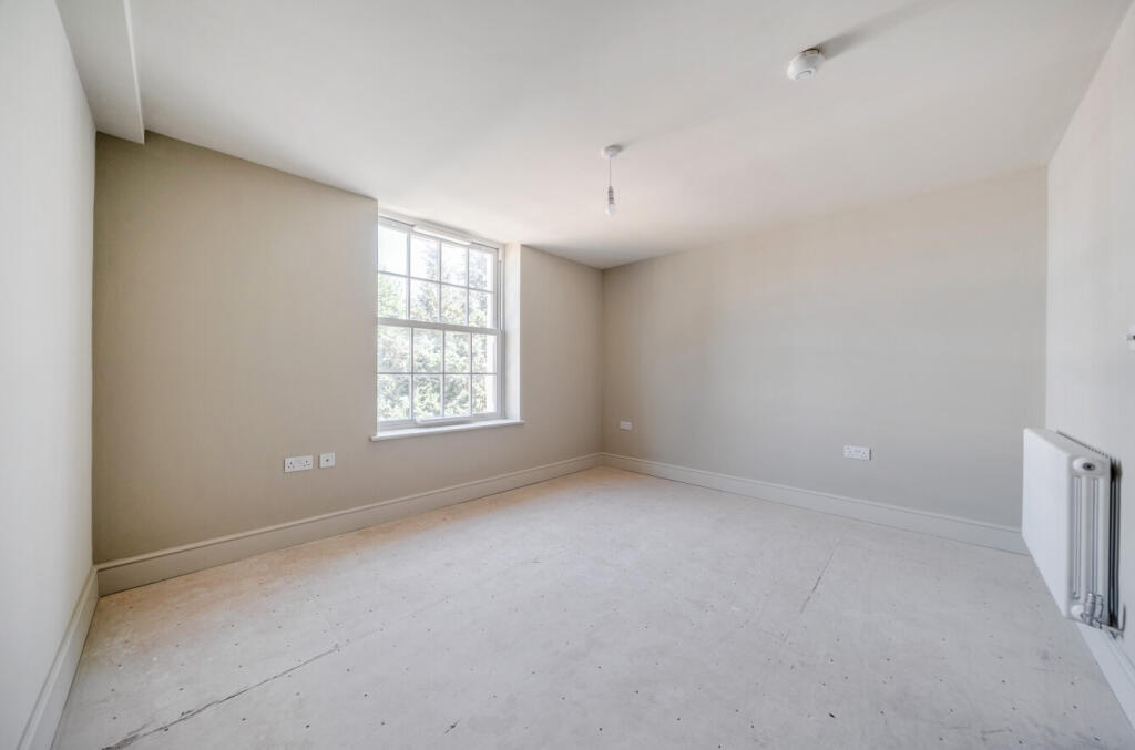 Apartment in Portsmouth - More