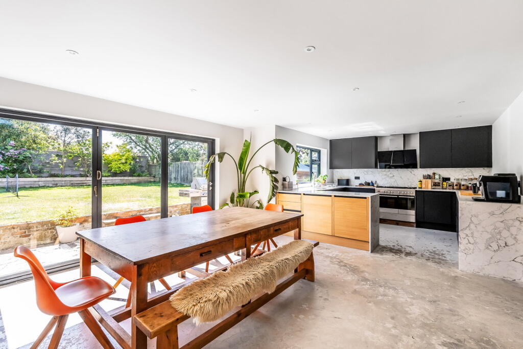 House in Mole Valley, Surrey - View 4