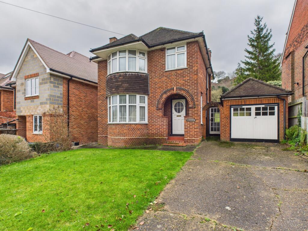 Main image of property: Desborough Avenue, High Wycombe, Buckinghamshire, HP11 2TW