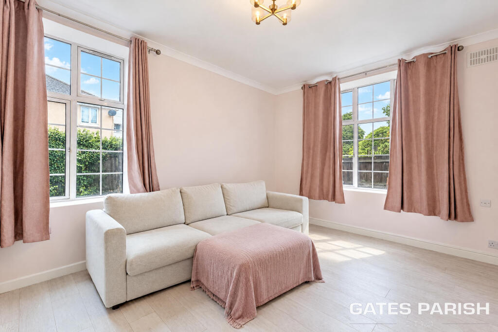 Apartment in Romford - View 2