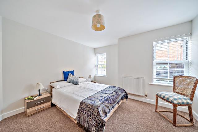 Apartment in Reading - View 5